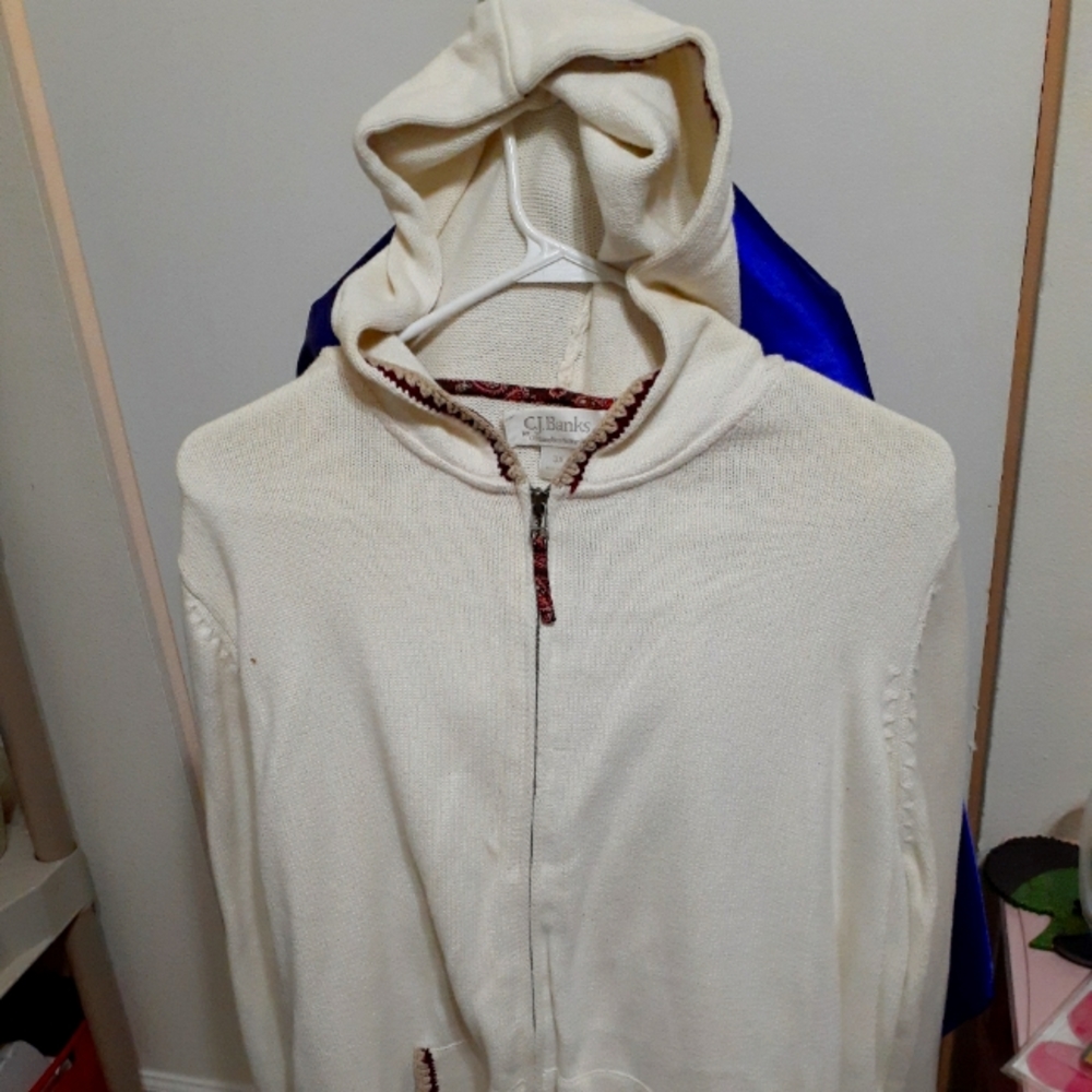 Sweater w/hood